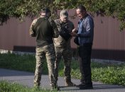 Сотрудники ТЦК проверяют документы