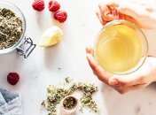 Чем полезен чай из листьев малины для женского здоровья