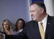 Трамп не станет "усаживать" Помпео "на два стула"