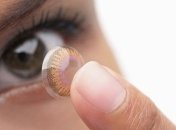 Google и Novartis планируют создать "умные" контактные линзы