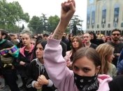 Протесты в Грузии: Премьер-министр призвал участников к спокойствию