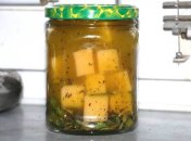 Маринований сир з медом — закуска, яку ви ще не куштували