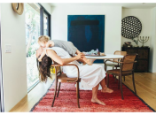 Почему ребенок не отпускает маму ни на шаг