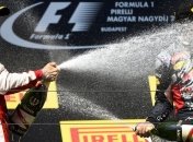 "Я даже запаниковал": Гонщик F1 рассказал, как едва не задохнулся на подиуме