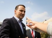 Сикорский: В РФ осознают свою слабость по сравнению с НАТО