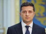 Зеленский любит перестановки? В сети заметили, что большой герб Украины в видеороликах президента часто меняется (фото)