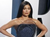 Forbes лишил Кайли Дженнер статуса миллиардерши: реакция звезды