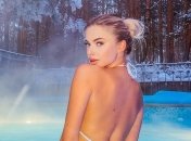 Невеста украинского футболиста забыла надеть нижнее белье (фото)