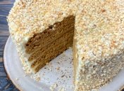 Смачний медовик без випікання у духовці — простий рецепт