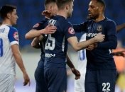 В чемпионате Украины футболист забил необычный гол спиной (видео)