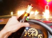 Автоледи на Mazda протаранила несколько авто в центе Киева и не увидела в этом проблемы (видео)