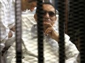 Мубарака приговорили к трем годам тюрьмы