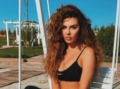 Анна Седокова показала, как тренируется в зале