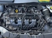 Підкапотний простір авто