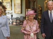 95-летняя Елизавета II и 70-летняя первая леди США очаровали образами на чаепитии в Виндзорском замке (фото)