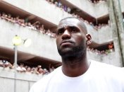 Леброну Джеймсу был сделан укол в спину