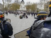 Во время протестов во Франции 151 полицейский получил ранения