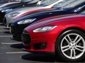 Uber готова купить партию электромобилей Tesla с автопилотом