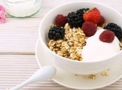 Лікарі назвали продукти, які знімають стрес та покращують сон