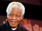 Власти Парижа решили увековечить имя Нельсона Манделы