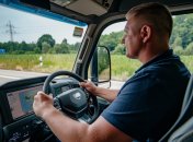 Листівки та картинки для привітання з Днем дорожника та автомобіліста