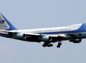 Трамп решил перекрасить президентский самолет в цвет флага РФ