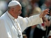 Папа Франциск пообедал с тысячами бедняков