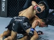 Сингапурский боец ММА избил россиянина в борьбе за титул чемпиона (видео) 