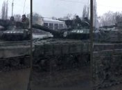 Готовятся к наступлению? В Горловке сняли на видео передвижение танков оккупантов