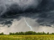 Україну сьогодні накриє градом і шквальним вітром: яким регіонах чекати поганої погоди