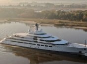 Длина яхты превышает 140 метров