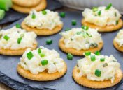 Паста из крабовых палочек, яиц и майонеза