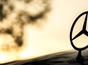 Формула 1: Mercedes на фоне антирасистских протестов перекрасил болиды 