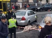 Масштабна аварія скувала центр Києва пробками: є дані про загиблих (фото)