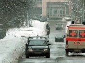 В России медсестры выбросили на улицу больного на кресле-каталке