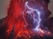 Ученым удалось воссоздать вулканическую молнию