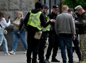 В Одессе мужчина на камеру похвастался как "отбивался" от ТЦК: оправдания себя ждать не заставили (видео)