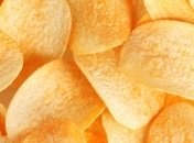 Чем опасны чипсы для детей?