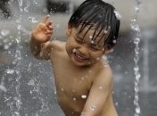 В Японии 2 человека погибли от жары, более 650 - госпитализированы