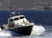 Возле Крита спасают нелегалов с затонувшего судна
