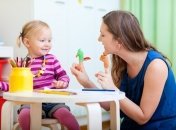 Как уберечь трехлетнего ребенка от негативного влияния няни
