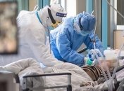 Медики под кислород не ложатся: украинки рассказали, как болели "короной" по два, а то и три раза