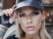 Рита Дакота отожгла по полной в караоке-клубе в свой день рождения