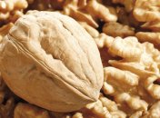 Для "пробудження" корисних речовин: названо секрет правильного вживання горіхів