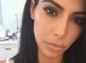 Ким Кардашьян показала беременный животик (Фото)