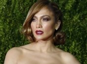 Дженнифер Лопес вновь выбрала неудачный наряд