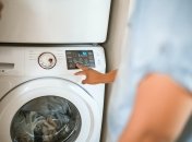 Як відбілити жовтий пластик побутової техніки — лайфхак