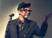 На концерте "Мумий Тролль" в Киеве мужчина устроил пикет с призывом "не кормить московских гастролеров"