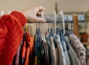 Если стирка не помогла можно попробовать нашатырный спирт, уксус, соль и эфирные масла