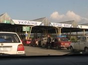 Украинцы показали зажигательный танец в очереди на границе с Польшей